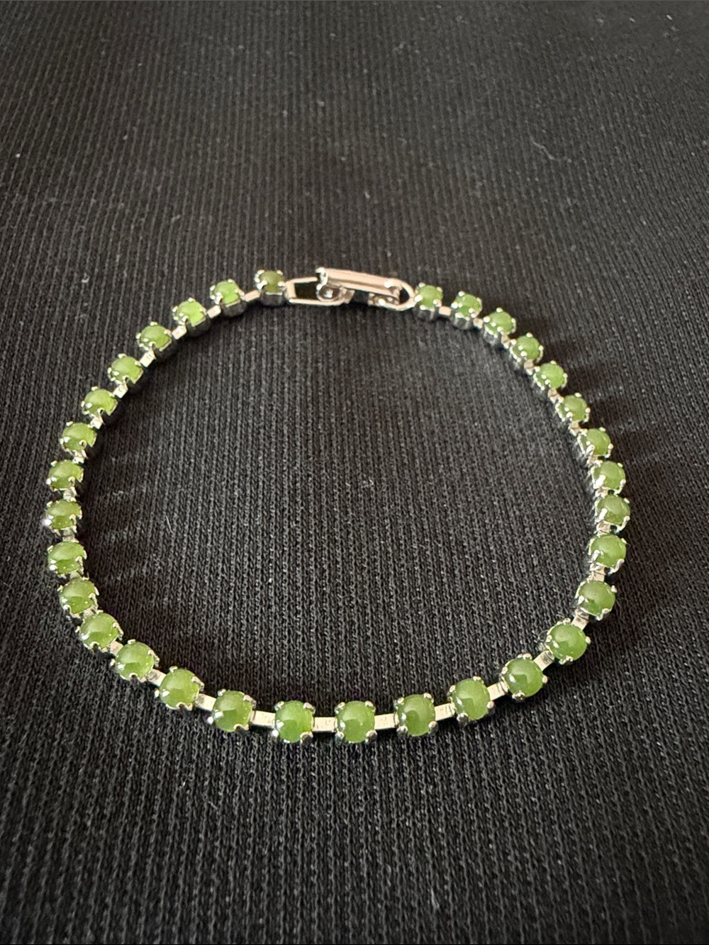 Vintage silver link bracelet with green gemstones - jade or onyx